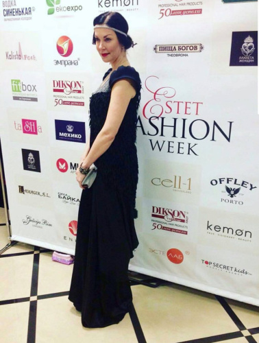 Для выхода в свет идеально подошло ваше платье. Спасибо вам