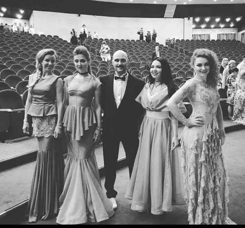 Концертные платья женского коллектива