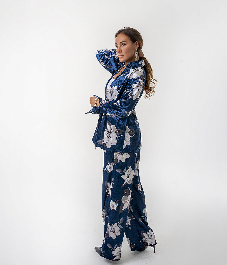 Бархатный костюм